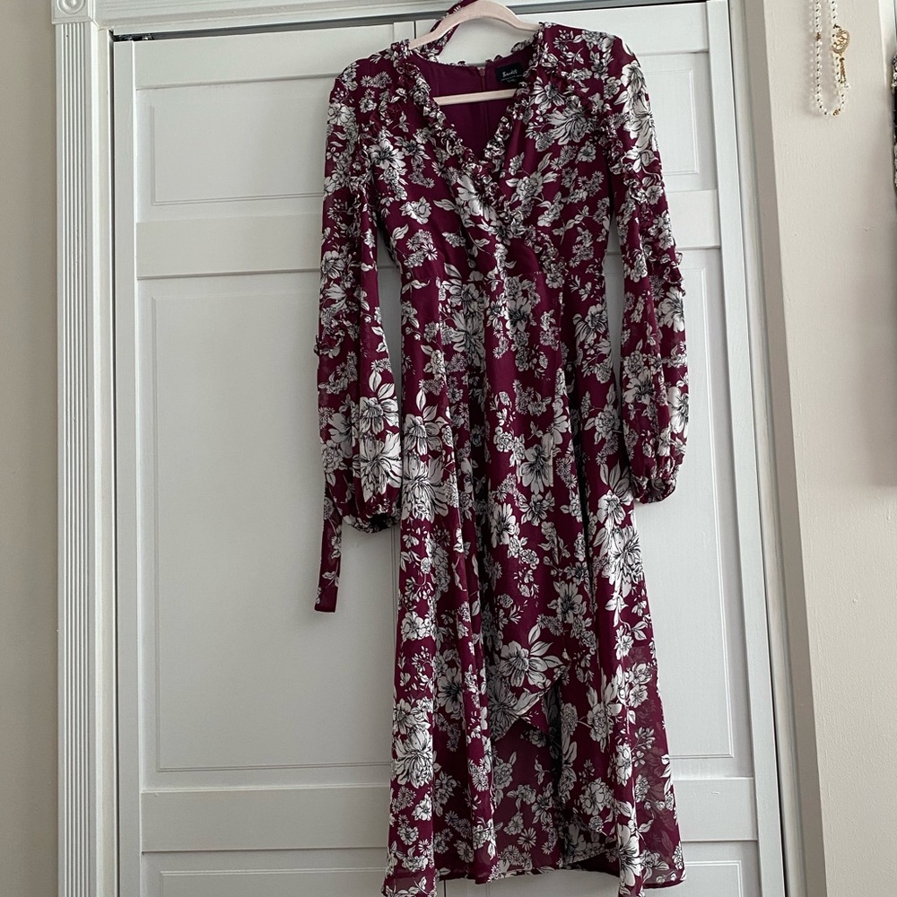 Midi dress. Long sleeve